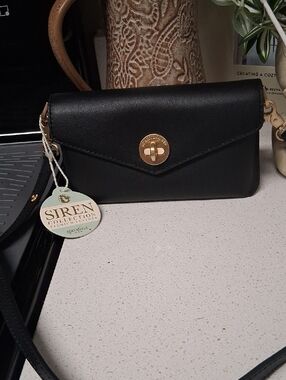 Spartina 449 Black Crossbody Wallet with Gold Turn-Lock 8x4.5 Adjustible Straps.